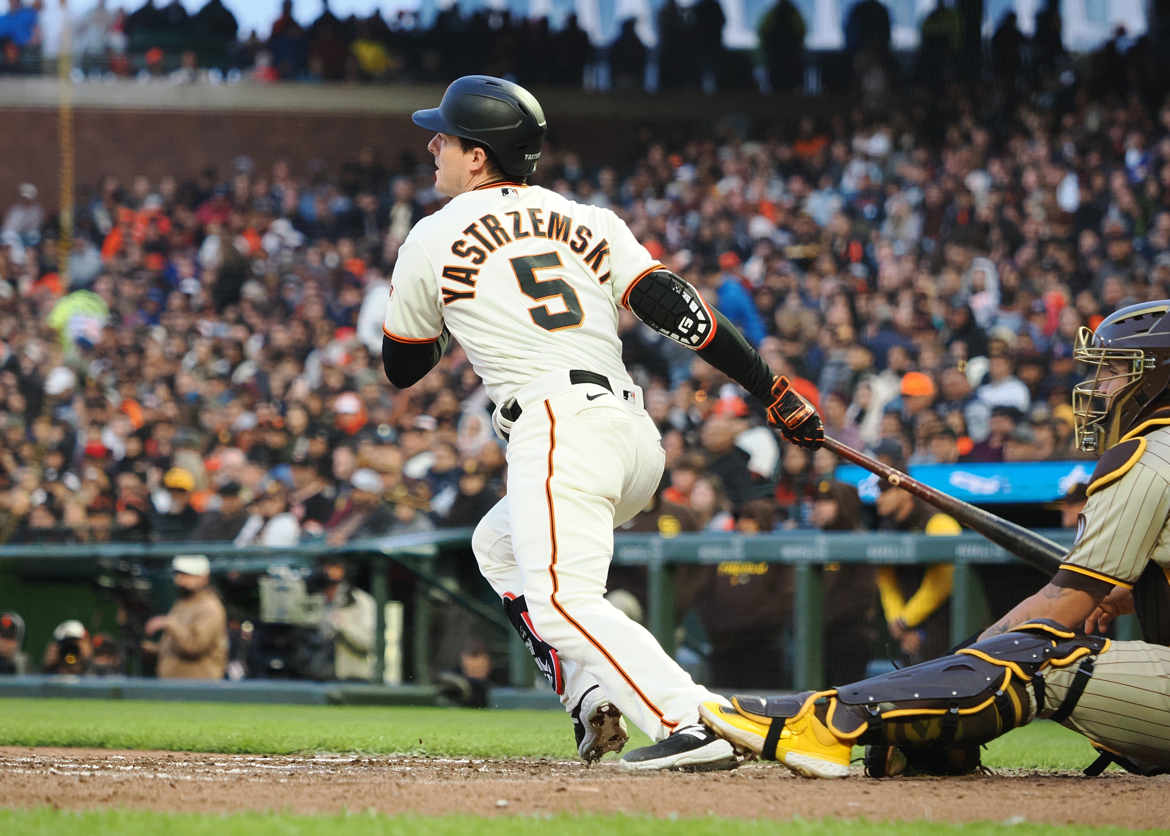 SF Giants right fielder Mike Yastrzemski secures an RBI against the San Diego Padres (2023)
